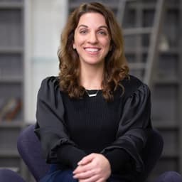 Olivia - Commercial Insurance Broker